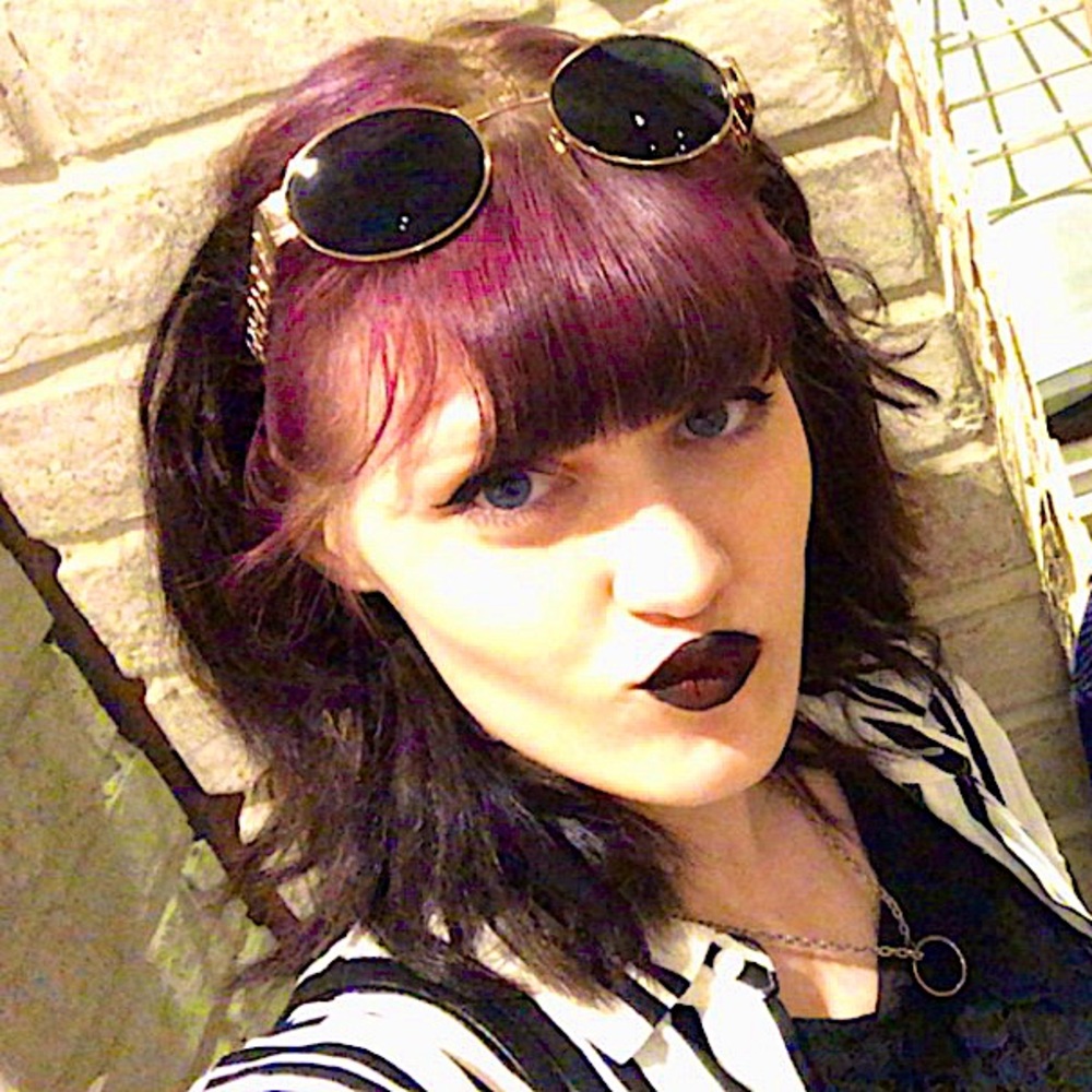Meet your Posher, Violet